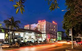 Ibis Vientiane Nam Phu